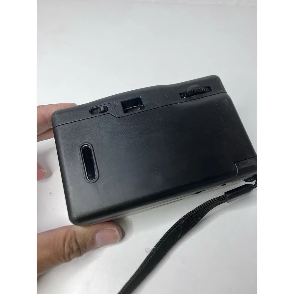 Vivitar Focus Free PN2011 35mm Film Point/Shoot Camera